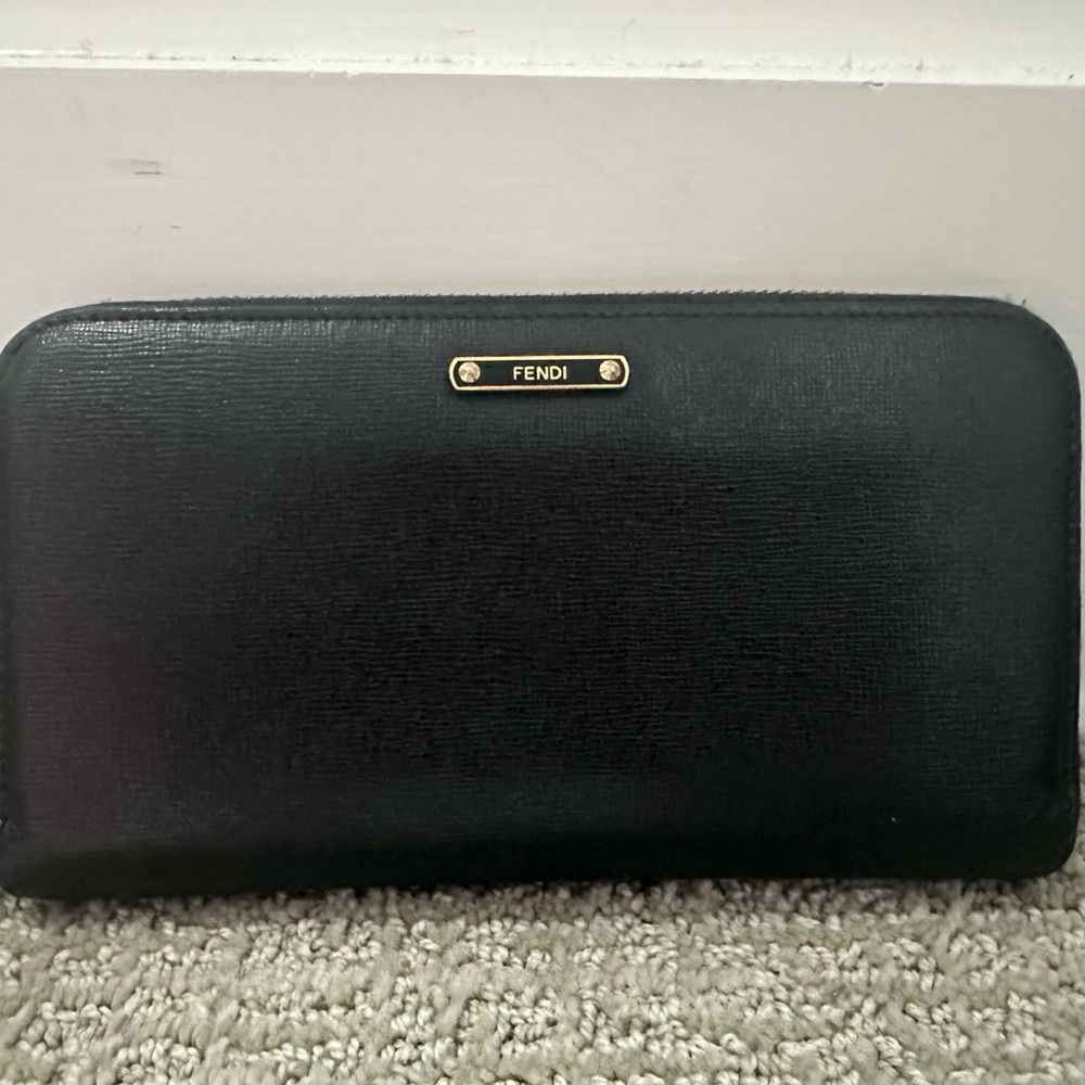 FENDI ZIP WALLET